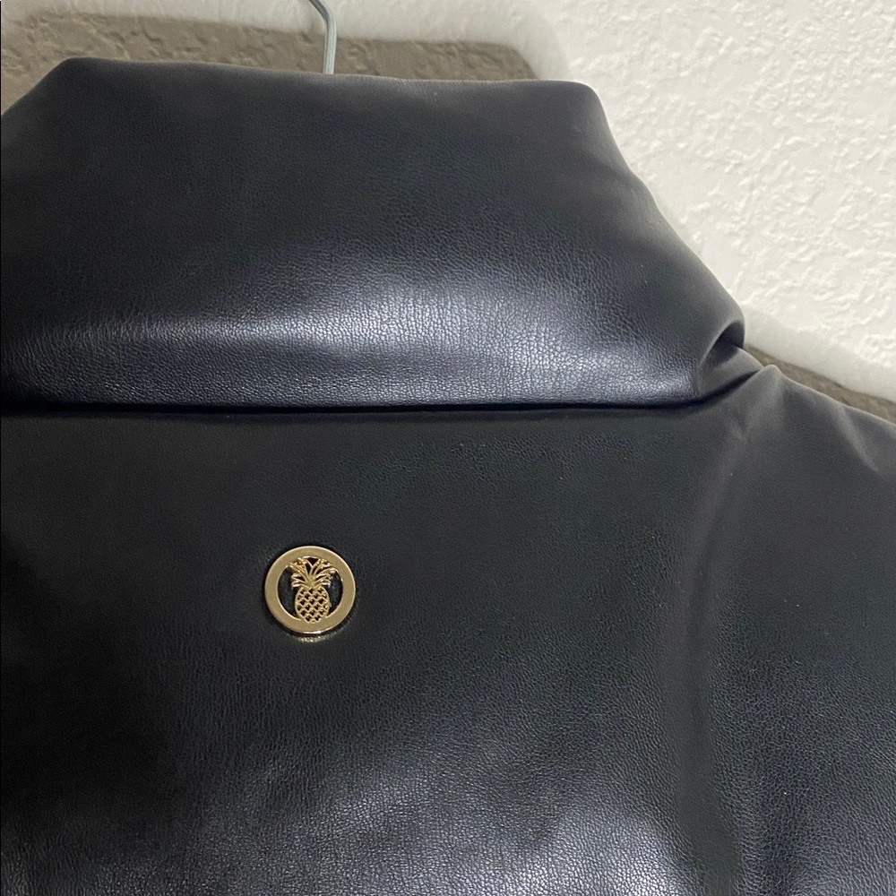 🎱 Simply Southern Cropped Button Down Faux Leather Black Charcoal Puffer Vest! - Picture 7 of 10